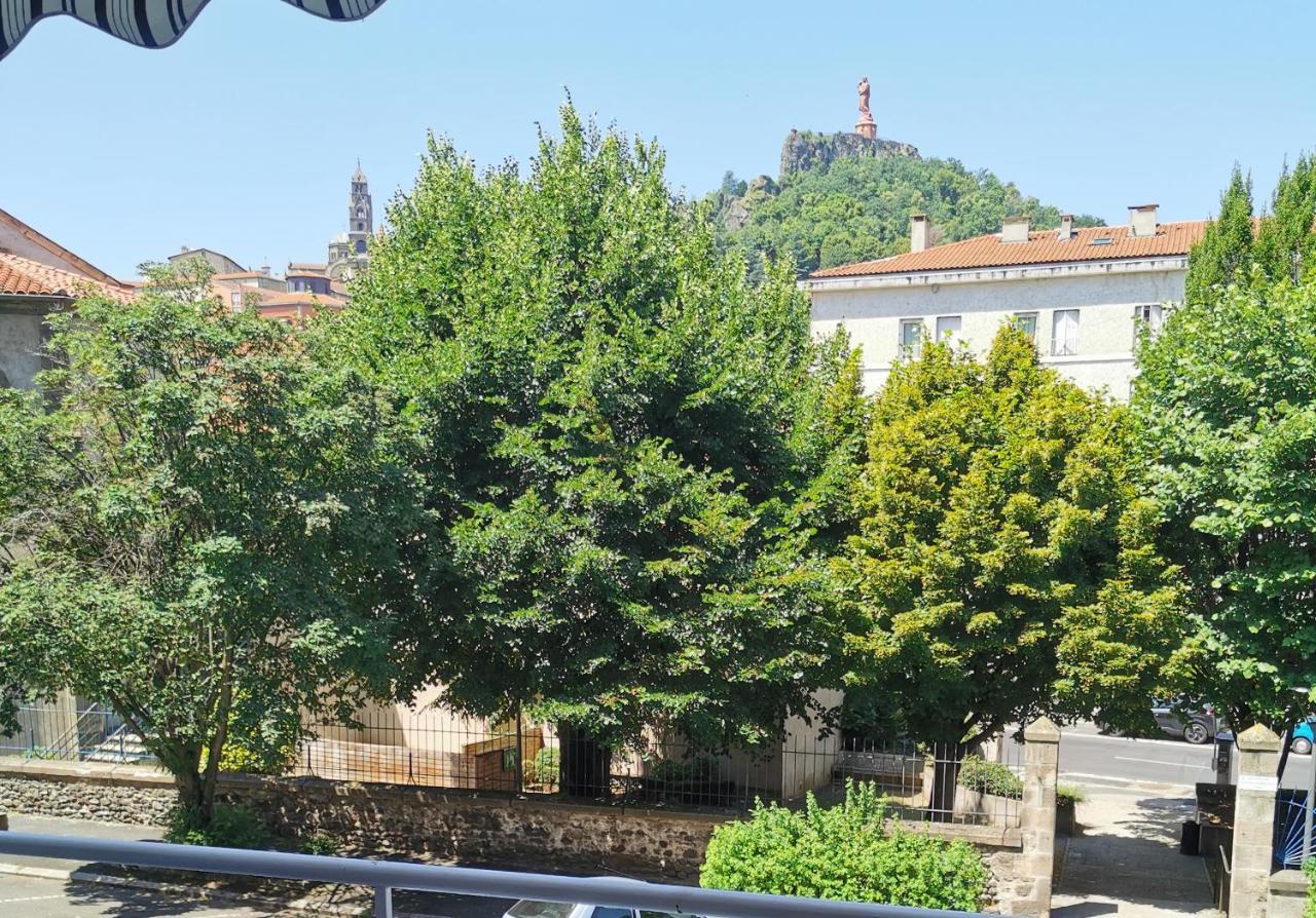 Chambre Privee Dans Appart Partage, Centre Ville, Avec Vue Sur Les Monuments Le Puy-en-Velay Exterior foto
